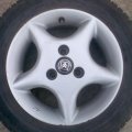 alufelne 13 3x108 za Citroen SAXO, AX, Peugeot 106 i jos neka vozila sa tri srafa. Gume su 155/70 13, Michelin 2x i Continental 2x, dobar profil, izbalansirane i spremne za upotrebu: 250 evra set